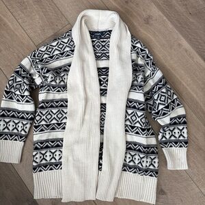 Chaps Blue and White Patterned Cardigan
